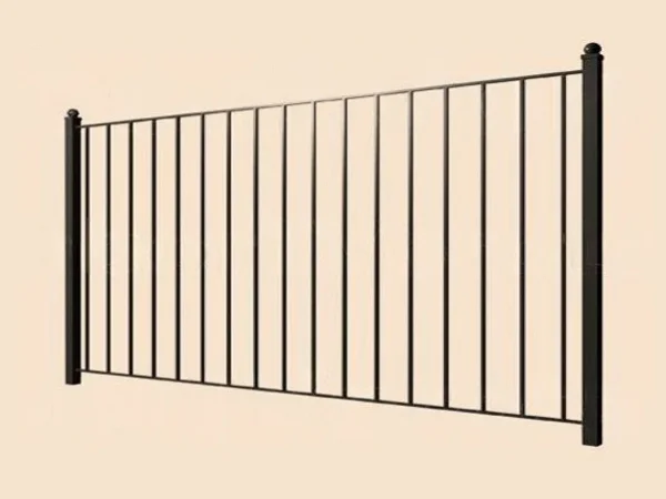 Металлический забор с вертикальными прутьями