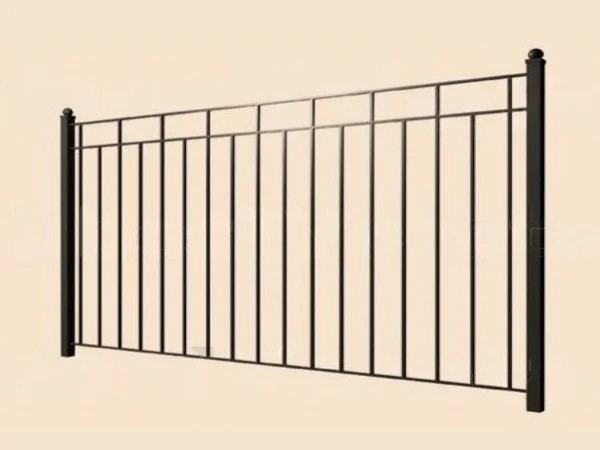 Металлический забор на светлом фоне.