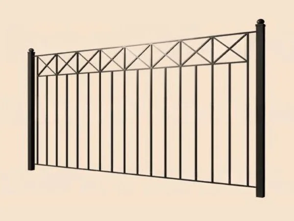 Металлический забор с декоративными элементами